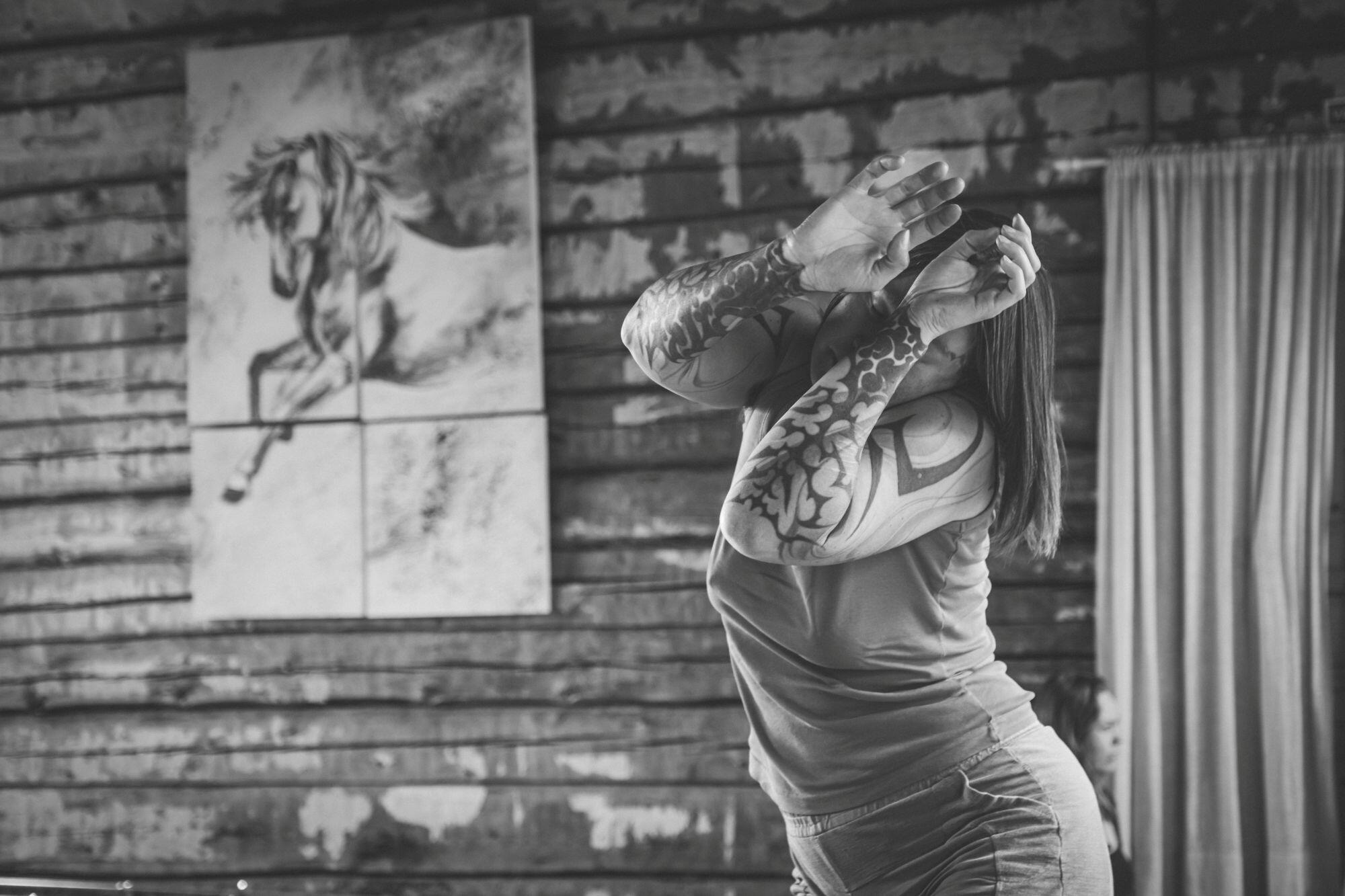 liikeilmaisua keho-terapia